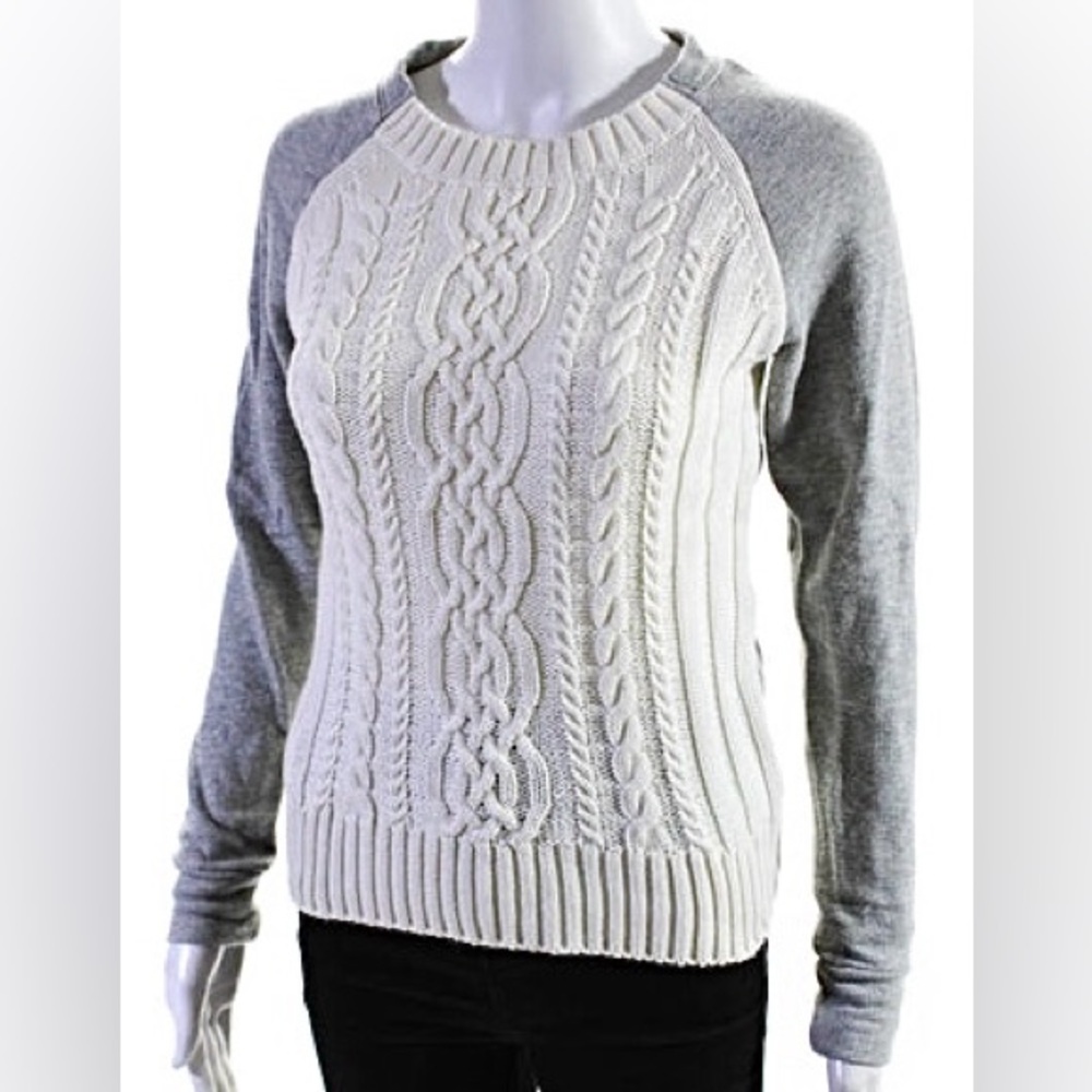 Skyr Hybrid Gray Crewneck Sweatshirt with White Cable Knit Front size S